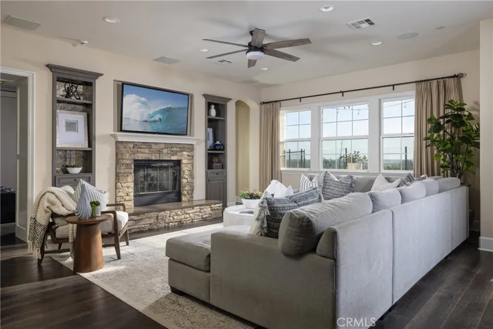 4692 Oceanridge Drive, Huntington Beach, California 92649