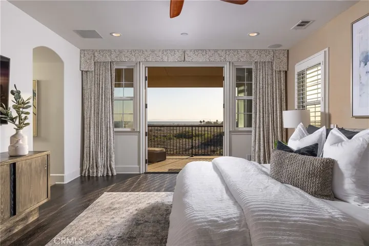 4692 Oceanridge Drive, Huntington Beach, California 92649