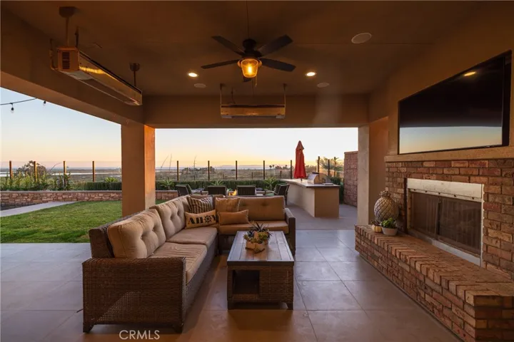 4692 Oceanridge Drive, Huntington Beach, California 92649