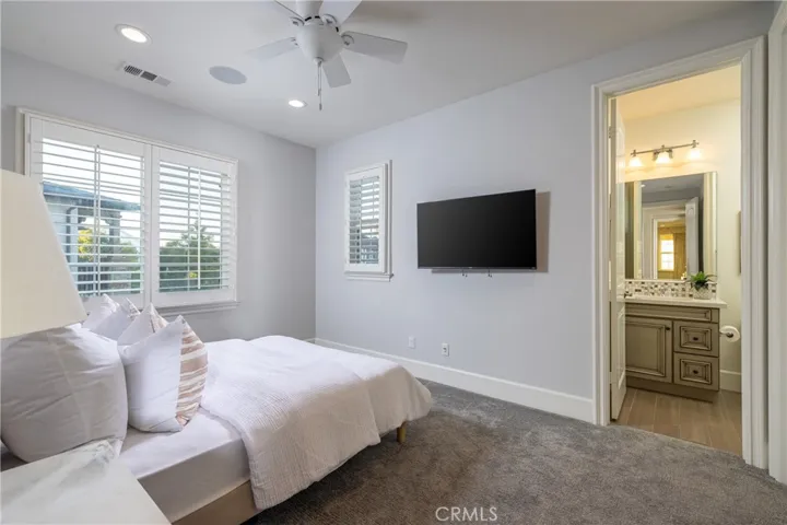 4692 Oceanridge Drive, Huntington Beach, California 92649