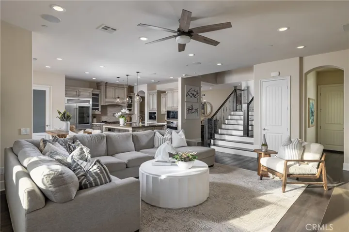4692 Oceanridge Drive, Huntington Beach, California 92649
