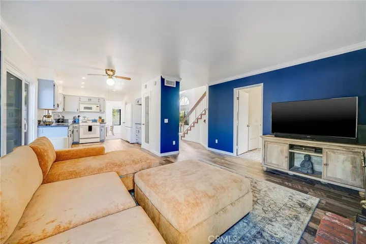 25424 Hampton Place, Saugus, California 91350