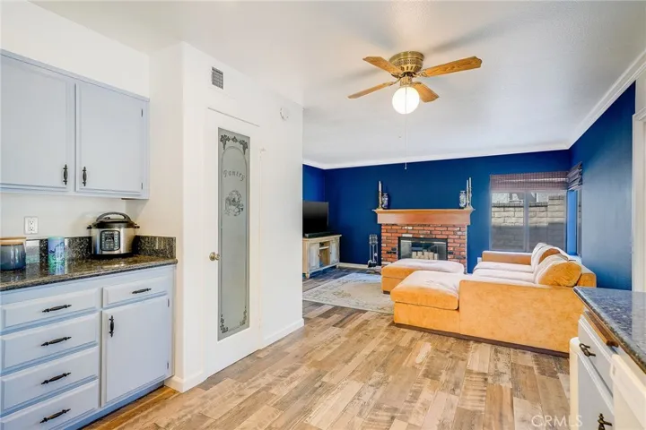 25424 Hampton Place, Saugus, California 91350