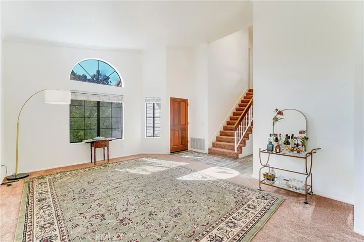25424 Hampton Place, Saugus, California 91350