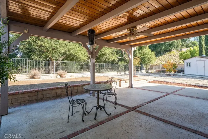 25424 Hampton Place, Saugus, California 91350