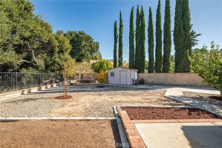 25424 Hampton Place, Saugus, California 91350