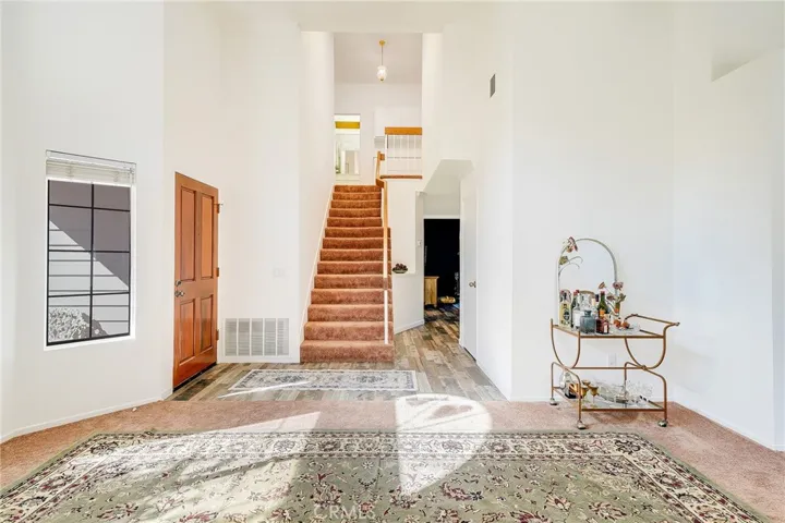 25424 Hampton Place, Saugus, California 91350