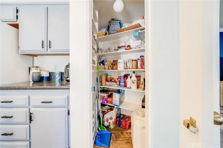 25424 Hampton Place, Saugus, California 91350
