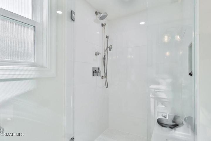 gGuest Bath3