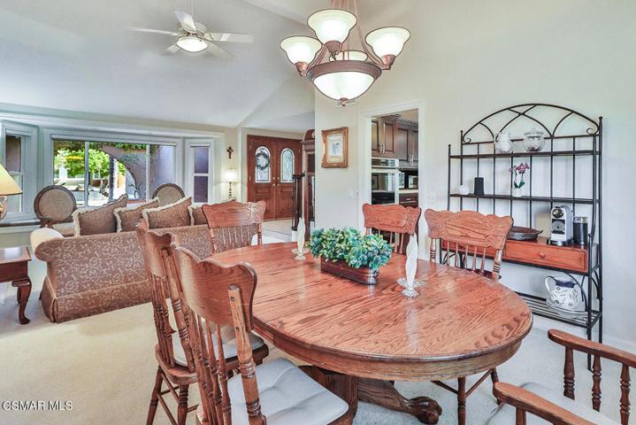 bLiving and Dining5