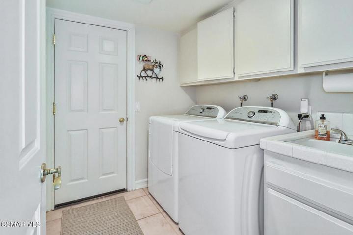 hLaundry and Hall Storage1