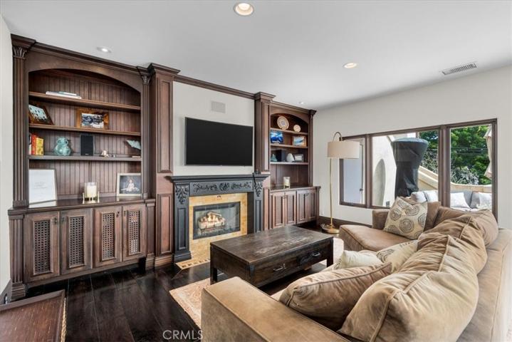 728 Avenue C, Redondo Beach, California 90277