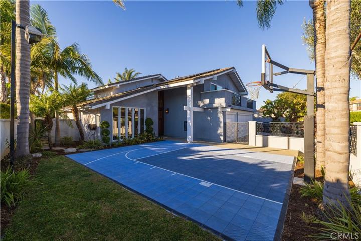 19451 Surfdale Lane, Huntington Beach, California 92648