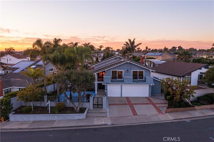 19451 Surfdale Lane, Huntington Beach, California 92648