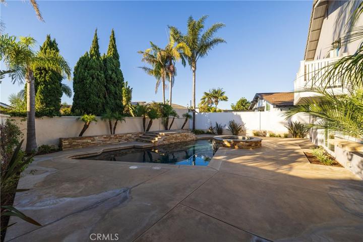 19451 Surfdale Lane, Huntington Beach, California 92648