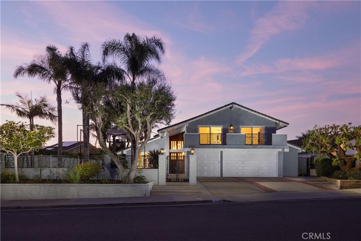 19451 Surfdale Lane, Huntington Beach, California 92648