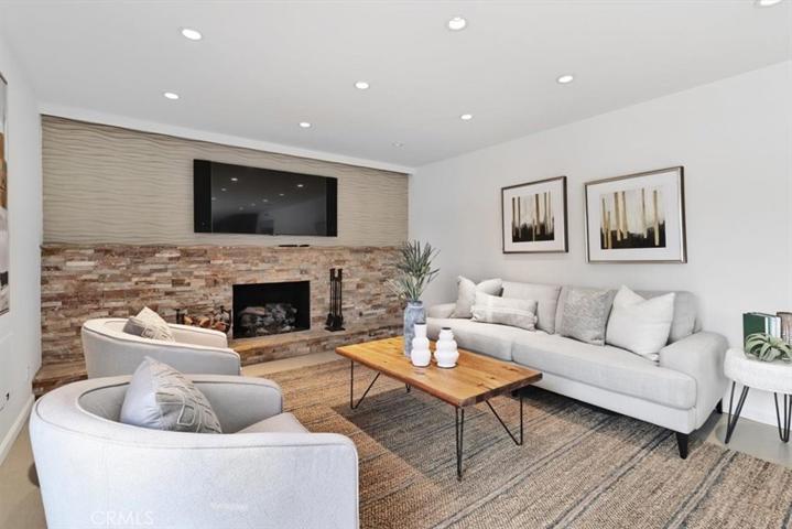 19451 Surfdale Lane, Huntington Beach, California 92648