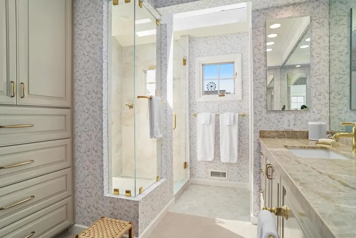 Master Bath/Spa