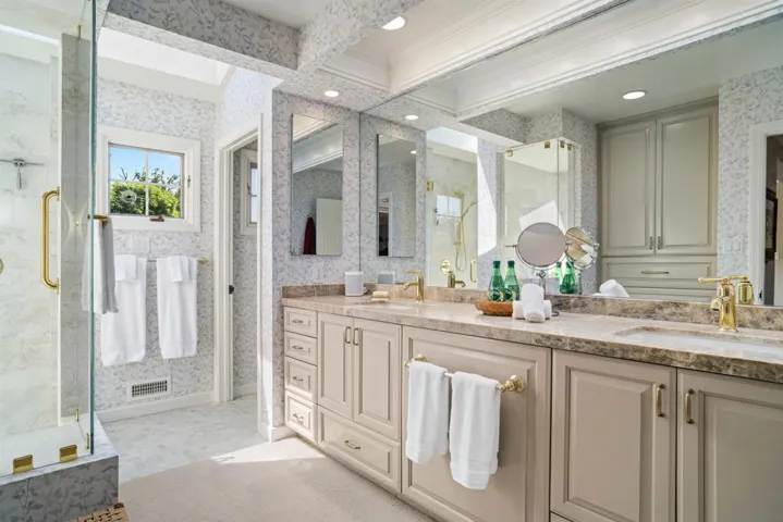 Master Bath/Spa