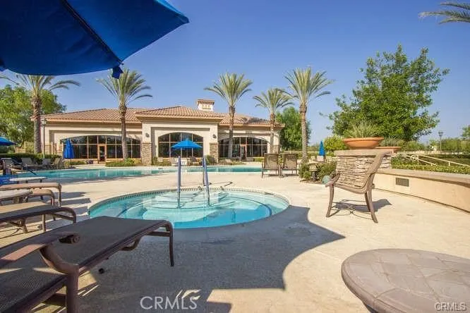 Solera Diamond Valley Clubhouse Exterior pool area.