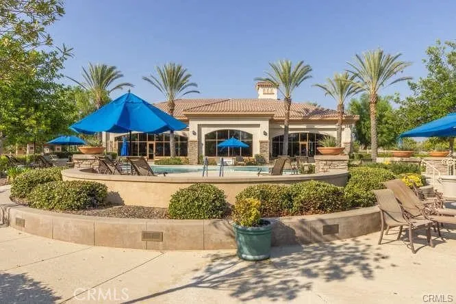 Solera Diamond Valley Clubhouse Exterior pool area.