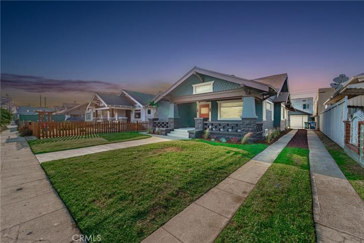 FRONT OF YOUR HOME TWILIGHT