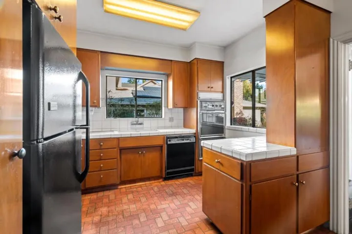 2304 Whipple Avenue, Redwood City, California 94062
