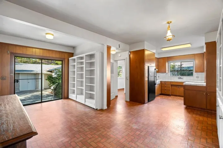 2304 Whipple Avenue, Redwood City, California 94062