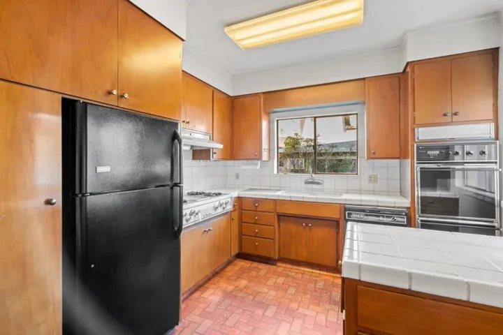 2304 Whipple Avenue, Redwood City, California 94062