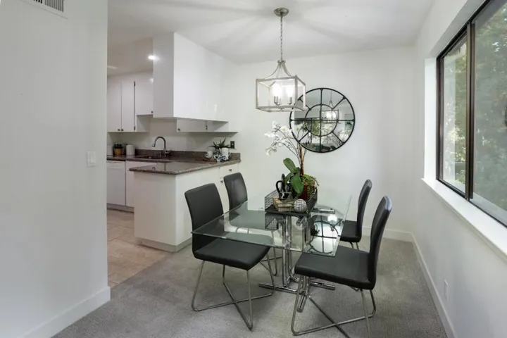 765 San Antonio Road 18, Palo Alto, California 94303