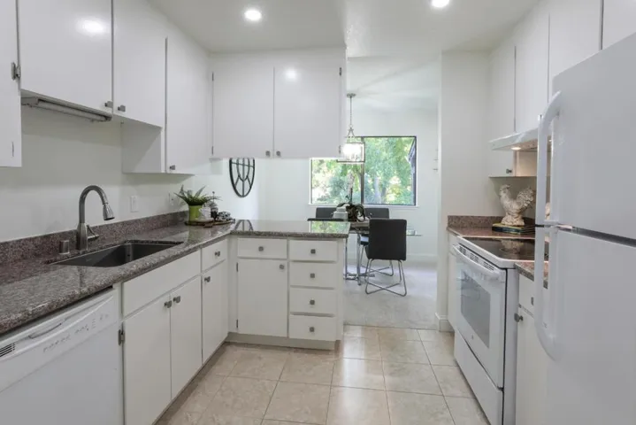 765 San Antonio Road 18, Palo Alto, California 94303