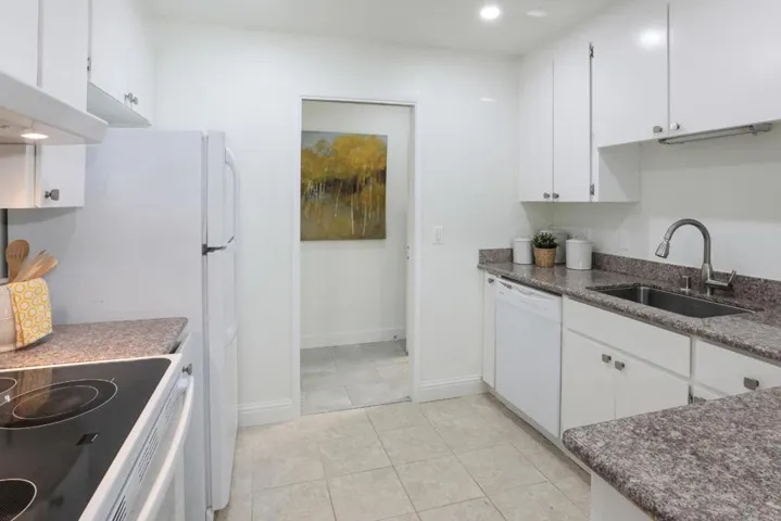 765 San Antonio Road 18, Palo Alto, California 94303
