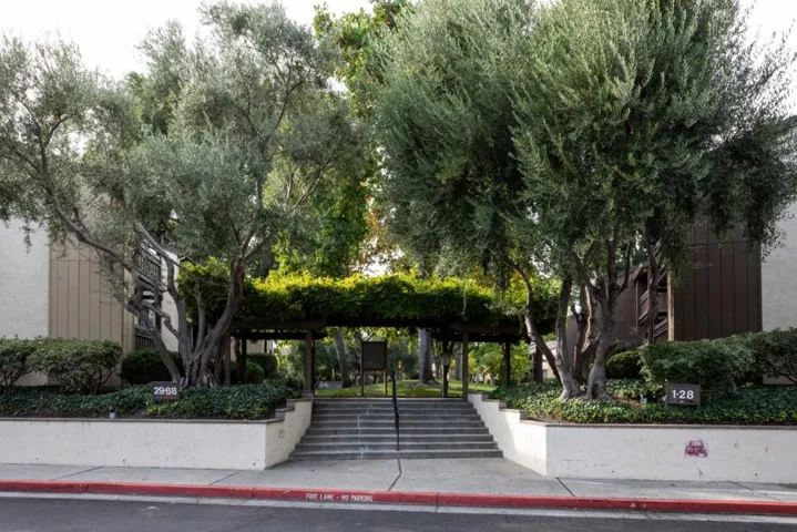 765 San Antonio Road 18, Palo Alto, California 94303