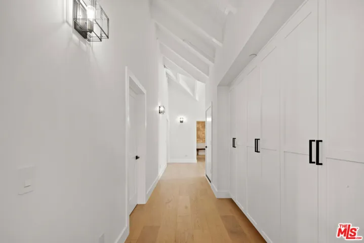 13106 Pontoon Place, Los Angeles, California 90049
