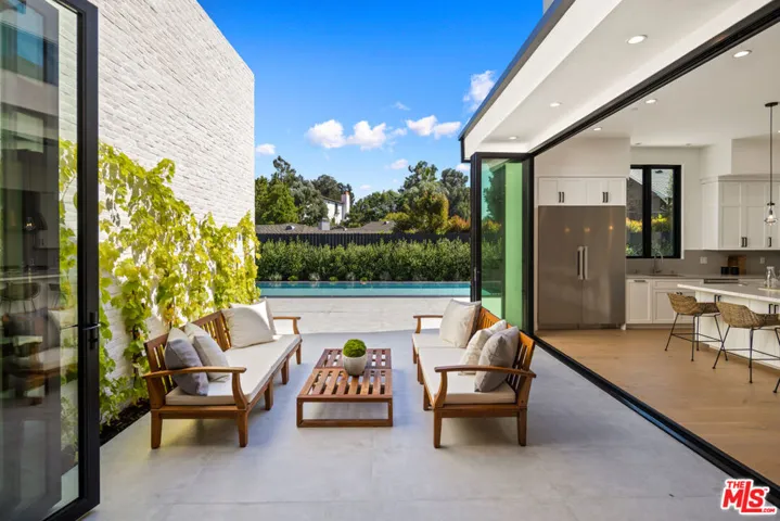 13106 Pontoon Place, Los Angeles, California 90049
