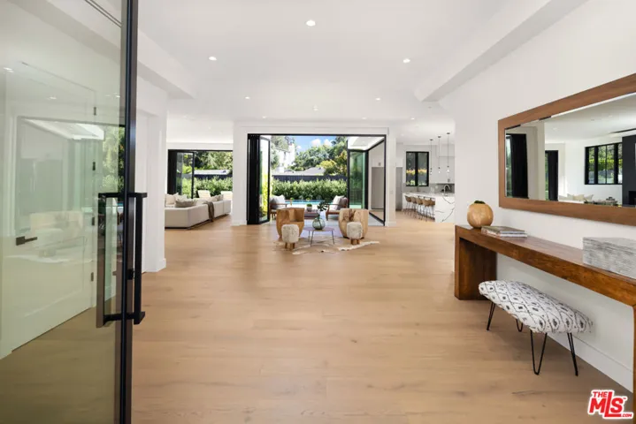 13106 Pontoon Place, Los Angeles, California 90049
