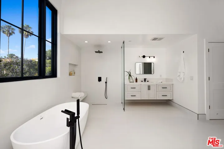 13106 Pontoon Place, Los Angeles, California 90049