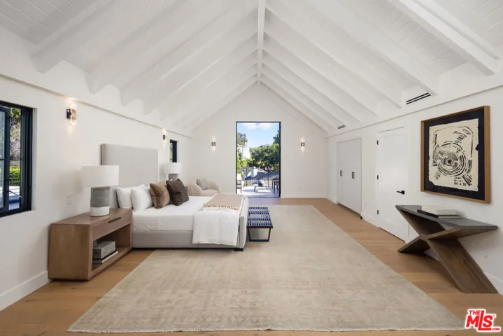 13106 Pontoon Place, Los Angeles, California 90049