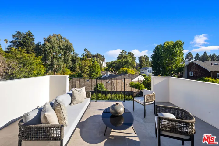 13106 Pontoon Place, Los Angeles, California 90049
