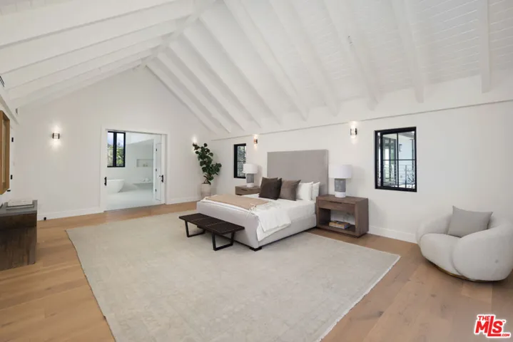 13106 Pontoon Place, Los Angeles, California 90049
