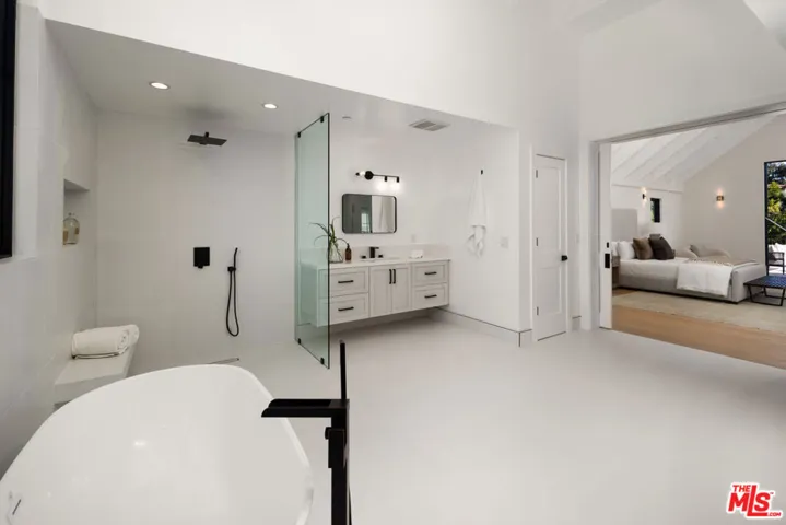 13106 Pontoon Place, Los Angeles, California 90049