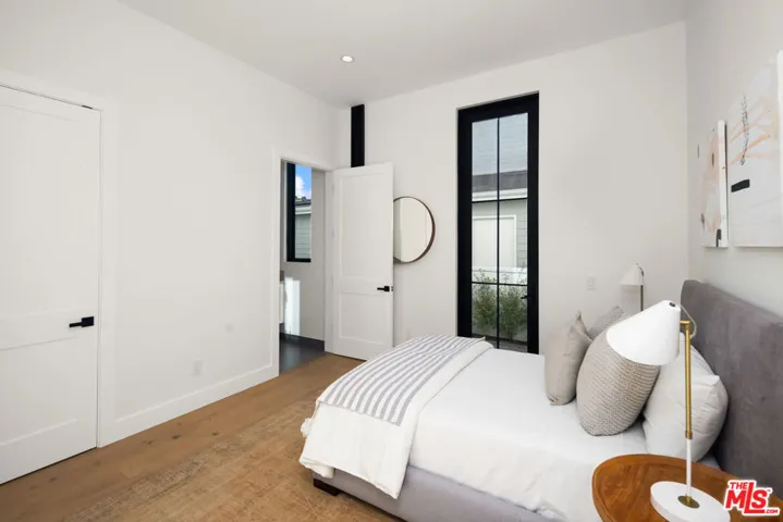 13106 Pontoon Place, Los Angeles, California 90049
