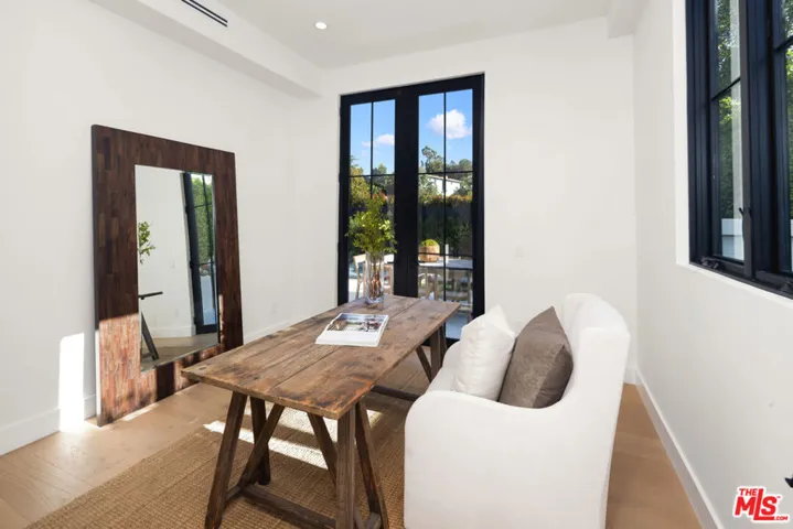 13106 Pontoon Place, Los Angeles, California 90049