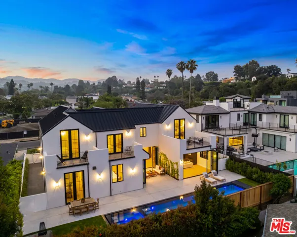 13106 Pontoon Place, Los Angeles, California 90049