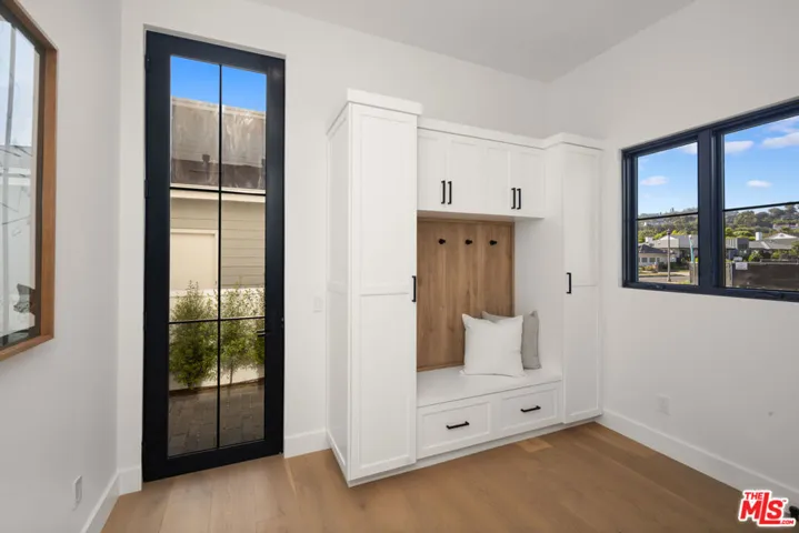 13106 Pontoon Place, Los Angeles, California 90049