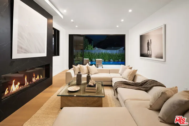 13106 Pontoon Place, Los Angeles, California 90049