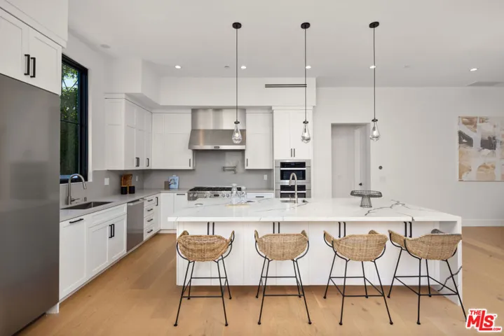 13106 Pontoon Place, Los Angeles, California 90049
