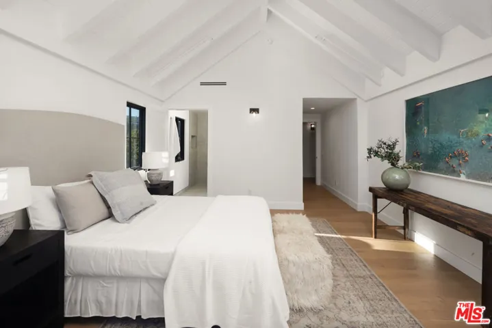 13106 Pontoon Place, Los Angeles, California 90049
