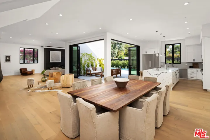 13106 Pontoon Place, Los Angeles, California 90049