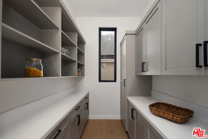 13106 Pontoon Place, Los Angeles, California 90049
